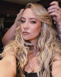 Katie Kates's Instagram, Twitter & Facebook