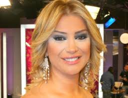 Bir süredir ekranlardan uzak kalan sanatçı songül karlı'nın, gözlerden uzak büyüttüğü oğlunu görenler şaşkınlığını gizleyemiyor. Esi Tarafindan 20 Milyon Tl Dolandirildigini Aciklayan Songul Karli Kimdir Son Dakika Haberleri