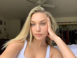 Maddie ziegler is a teen dancer, model and actress from the united states. Teen Star Maddie Ziegler And Her Family Parents Siblings Boyfriend Bhw