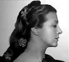 Chez elle, élégie s'écrit déjà lej, et 'les baisers d'hier', lbzir. Louise De Vilmorin Home Facebook