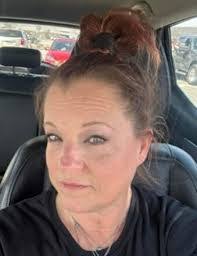 Lynn Windsor's Instagram, Twitter & Facebook