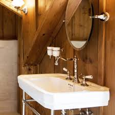 Wer es moderner mag, wählt eine elegante, ovale badewanne, die zu romantischen momenten zu zweit einlädt. Badezimmer Imlandhausstil Traditional Bathrooms