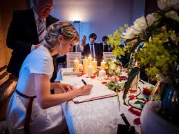 If you drive, self parking is eur 3 per day, and there's also an airport shuttle for a fee. Kleine Hochzeit Auf Kloster Hornbach