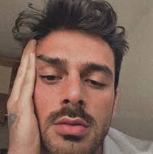 Rouba saadeh adalah pendiri brand lifestyle le paradis des bagi anda yang ingin tahu lebih jauh sosok michele morrone pemeran massimo dalam film 365 days, cek saja akun instagram pribadinya untuk. Pin Von Natalkajanczyk Auf Miki Traumtyp Jungs Schauspieler