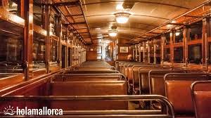 Los trenes avlo pueden viajar hasta 300 km/h, todos los asientos son en clase turista con asiento comprar billetes de tren por internet con trainline. Tren De Soller Historische Eisenbahn Auf Mallorca Roter Blitz Ausflugsziel
