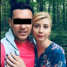 Larisa drăgulescu şi marian drăgulescu au fost căsătoriţi între 2006 şi 2009; Ex SoÈ›ia Lui Marian DrÄƒgulescu S A Cuplat Cu Un FrumuÈ™el La Nici DouÄƒ Luni