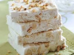 Decouvrez La Recette Nougat Moelleux Sur Cuisineactuelle Fr Recette Gateaux Et Desserts Nougat Recette