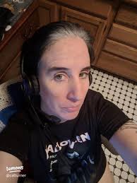 Easy 5-Minute Messy Waitress Bun Tutorial for Beginners