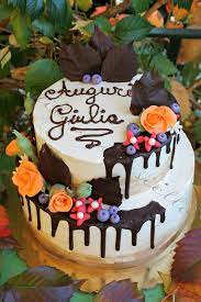 Stupite i vostri ospiti e create la vostra torta multipiano seguendo vi state avvicinando al mondo del cake design e non resistete alla tentazione di fare una torta a 2 piani? Torta Autunnale A Due Piani Donnepasticcione