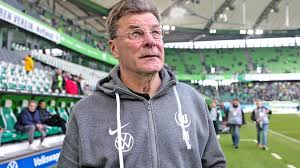 Dieter Hecking vom VfL Wolfsburg im Interview vor Spiel in Freiburg