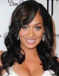 A side part weave adds glamour to dark, sultry black hair. 7 Side Parted Curly Hairstyles To Spice Up The Look Hairstylecamp