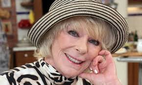 Elke Sommer kimdir? Elke Sommer hayatı