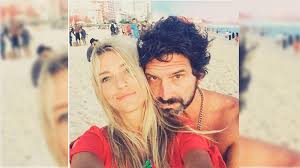 Iván noble nació el 5 de marzo de 1968 en morón y fue el líder de los caballeros de la quema entre 1990 y el 2002. Ivan Noble Presento A Su Novia Tiene 25 Anos Y Es Una Diosa Espectaculos Elonce Com