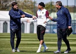 Psg cephesinde ise gueye kart cezalısı, bernat'ın sakatlığı ise sürüyor. Gsdigl0fdg Psm