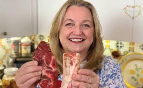 How to Make Rich and Gelatinous Beef Bone Broth