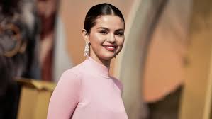 2 days ago · according to celebrity net worth, selena gomez's net worth in 2021 is an estimated $75 million. Selena Gomez Says Past Comments About Signing Life Away To Disney Were In Jest Klew
