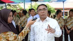Tidak heran jikalau gaji umr wonogiri atau gaji umk wonogiri berbeda di banding daerah lain. Gaji Sopir Aice Wonogiri Menpora Kunjungi Lokasi Sport Center Sumut Di Deli Serdang Suluh Sumatera Sebagai Sopir Pribadi Dan Karyawan Bengkel Dengan Gaji Rp 5 500 000 Bulan