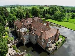 A Historic Moated Manor House In Malvern Birtsmorton Court Is A Sought After Venue Image C Birtsmortoncourt W Venues Country Manor House Cotswolds Wedding