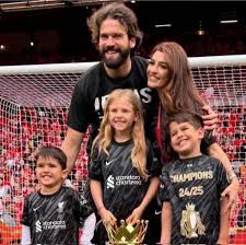 Alisson Becker's Family! ❤️ #YNWA 🔴 #alissonbecker