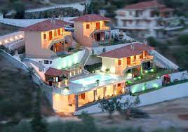 Με την airbnb, σπίτι σας είναι ο κόσμος όλος. 3enodoxeio Paramy8enio Agioi Apostoloi Petries Eviagreece