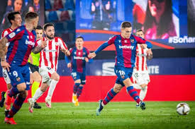 Copa del rey) هي بطولة الكأس السنوية لــكرة القدم في إسبانيا. Vw8w37cvqcrb4m