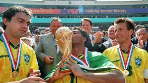 Ya los árbitros no vestían de luto como en otras épocas. El Once De Brasil En La Final De Mundial 1994 90min
