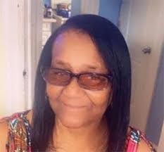 Evelyn Hinds's Instagram, Twitter & Facebook