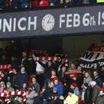 One cold and bitter thursday in munich germany eight great football stalwarts conceded victory eight men will never play again, who met destruction there the flowers of english football the flowers of manchester. The Flowers Of Manchester Ketika Band Liverpool Menghormati Tragedi Munich Pandit Football Indonesia