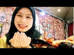 Sungai buloh, or sungei buloh, is a town, a mukim (commune) and a parliamentary constituency in the northern part of petaling region, selangor, malaysia. Shell Out Asam Pedas Pertama Di Malaysia Izi Stesen Bandar Baru Sungai Buloh Youtube