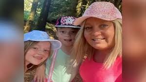 Cancer: Mum diagnosed months after daughter