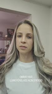 Ombre Hair , Loiro pérolado acinzentado , ​Não é só um loiro, é uma obra de  arte! Trabalhamos com a técnica de luzes para alcançar esse tom frio e  sofisticado: o Loiro Perolado Acinzentado. Um ...