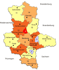 Es ist weitgehend flach, bis auf anteile am harz im süden. Sachsen Anhalt