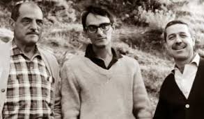 Lata od 1952 do 1963 spędził w instytucie kinematografii w madrycie, najpierw jako student, potem jako wykładowca i nakręcił. Bunuel Visto Por 8 Carlos Saura