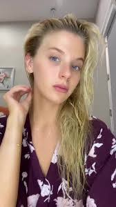 Aria Beard's Instagram, Twitter & Facebook