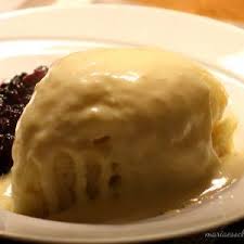 Lockere Susse Dampfnudeln Mit Kruste Maria Es Schmeckt Mir Rezept Dampfnudeln Rezept Dampfnudeln Backzutaten