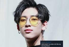 Bambam (kunpimook bhuwakul) 뱀뱀 (กันต์พิมุกต์ ภูวกุล) doğum günü: Fan Tells Got7 Bambam That He Looks Like Her Next Boyfriend See His Playful Response Kpophit Kpop Hit