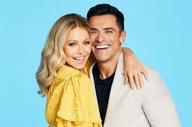 Kelly Ripa and Mark Consuelos Return to 'the World of Soap Operas' in New  Scripted Podcast