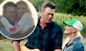 Yet, forever in our hearts here at marie claire live the one and only blake shelton and gwen stefani, who as of today are officially engaged! Gwen Stefani And Blake Shelton Hug In Happy Anywhere Video Daily Mail Online