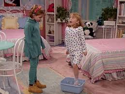 It was a dark, and stormy night. Season 8 Episode 15 My Left And Right Foot