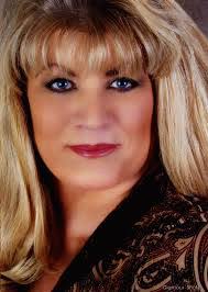 Lisa Lebrun's Instagram, Twitter & Facebook