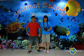 Cuti duduk terperap sahaja di dalam bilik tentulah membosankan, jadinya saya telah bawa keluarga saya bersiar ke kawasan berdekatan dengan hotel penginapan. Penang Aquarium Akuarium Tunku Abdul Rahman Batu Maung