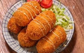 Heat the oil in a skillet and fry the potato pancakes with cheese and green onions on both sides until they are deliciously golden brown. Simply Turn Mashed Potatoes Into Crispy Japanese Croquettes In Only 5 Steps Johor Foodie
