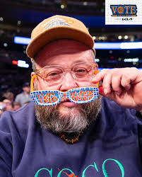 Latrell Sprewell was unstoppable in the 1999 NBA Finals‼️ Sprewell averaged  26 ppg, 6.6 rebounds, and 2.6 assists