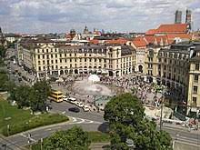 Stachus — in münchen (2009) blick in richtung osten stachus ist die umgangssprachliche bezeichnung für den karlsplatz in münchen. Tszqo5uapjlazm