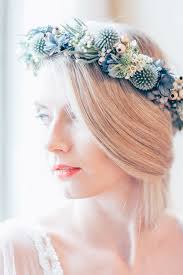 Blau Goldene Hochzeitsinspiration Blumen Im Haar Kopfschmuck Hochzeit Blumenkranz Haare