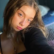 Amber Waldner's Instagram, Twitter & Facebook