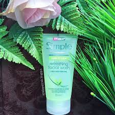 Hallo guys!~ kembali lagi bersama aku mutiara aquell. Simple Facial Wash Review Airah Syahirah
