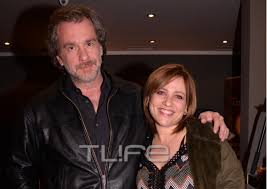 Στην αρχή της συνέντευξης η ηθοποιός. Marianna Toymasatoy Ale3andros Stayroy Agkalia Sto 8eatro Pics