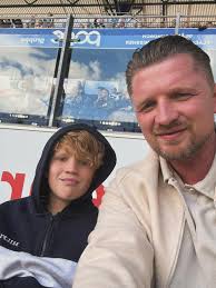 Wir schreiben diesen Post nicht, um zu zeigen, wie toll wir als Agentur  sind. Viel wichtiger ist es uns, unserem Jugendspieler Enes die besten  Genesungswünsche zu schicken. Er hat sich leider schwer