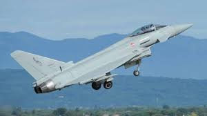 Chiedi allo staff di bordo di non disturbarti. Difesa Spazio Aereo Civitavecchia Eurofighter Intercetta Un Velivolo Non Identificato Insidertrend It